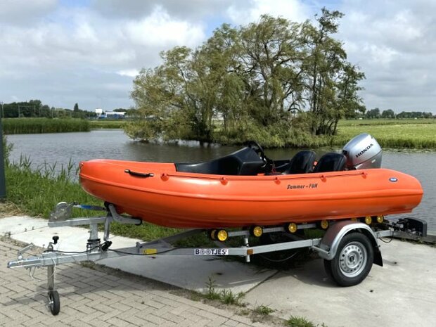 SUPER DEAL: SummerFun boat with Honda 8HP and Pega trailer