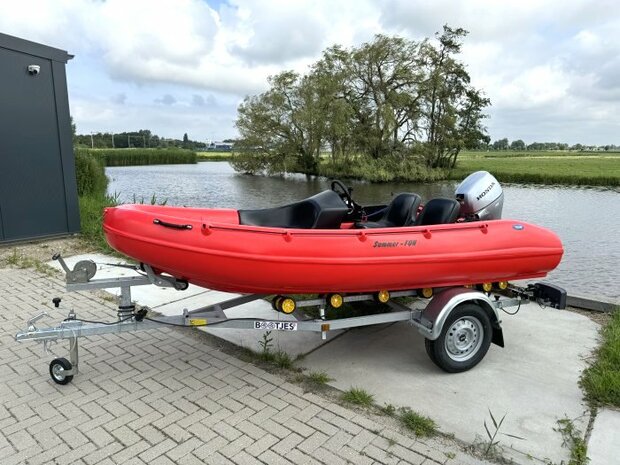 SUPER DEAL: SummerFun boot met Honda 8PK en Pega trailer